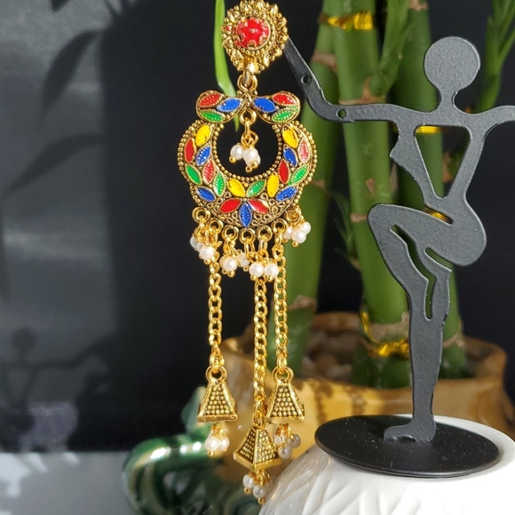 Fancy Earring - Picture 2 of 3